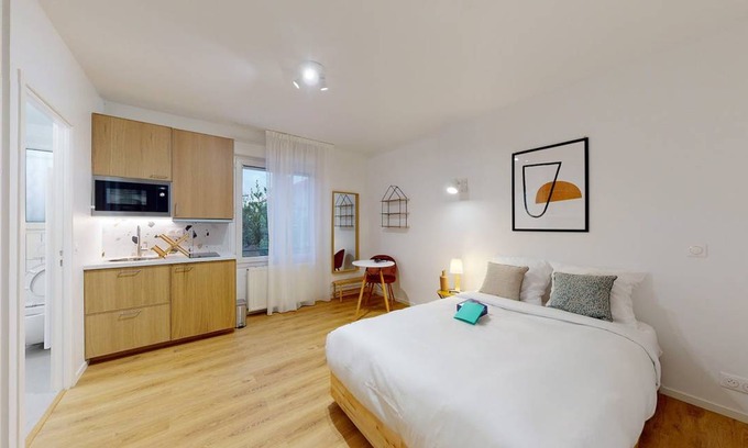 Colombes Resort | 210 m² Private room ∙ 1 bedroom ∙ 2 guests