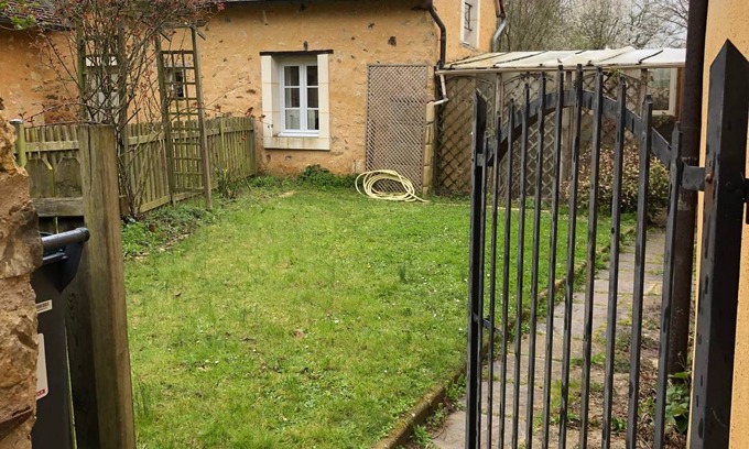 Asnieres sur Vegre Cottage | 22 m² Cabin ∙ 1 bedroom ∙ 2 guests