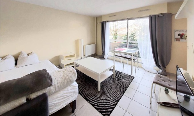 Les Pavillons-sous-Bois Apartment | 24 m² Apartment ∙ 3 guests