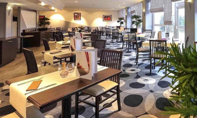 Val-de-Reuil Hotel | 24 m² Hotel ∙ 10 guests