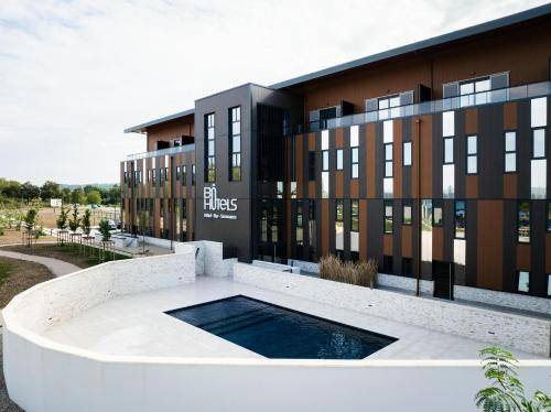 Ambronay Hotel | 24 m² Hotel ∙ 3 guests