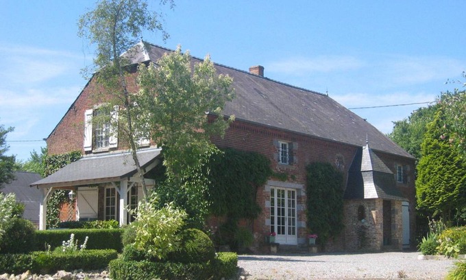 Englancourt House | 240 m² House ∙ 5 bedrooms ∙ 9 guests