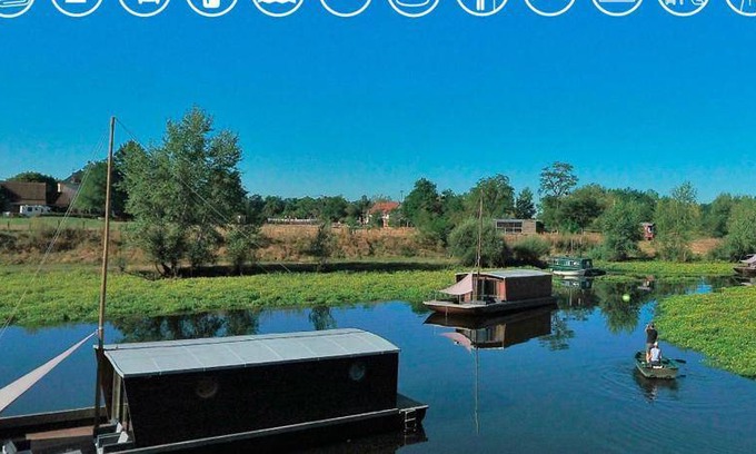 Chassenard Boat Rental | 25 m² Houseboat ∙ 6 guests