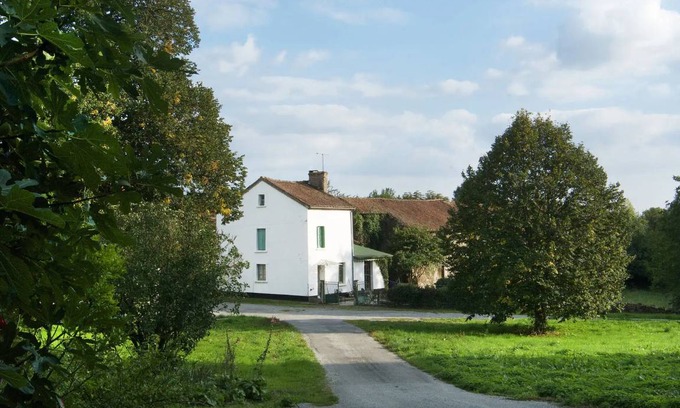 Dompierre-les-Eglises House | 260 m² House ∙ 3 bedrooms ∙ 8 guests