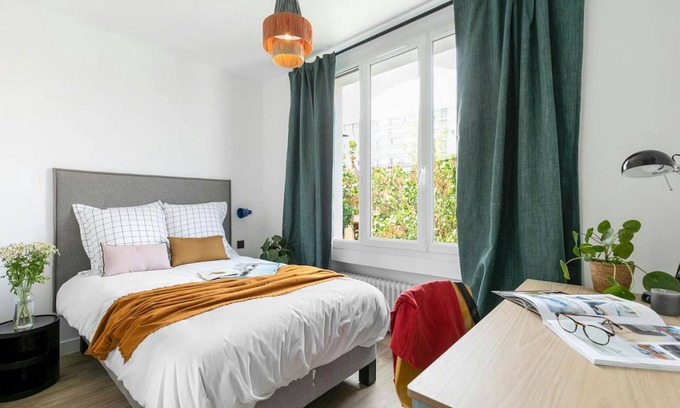 Vitry-sur-Seine Resort | 290 m² Private room ∙ 1 bedroom ∙ 11 guests