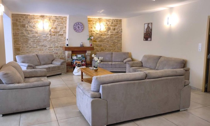 Douzy House | 294 m² Gîte ∙ 10 bedrooms ∙ 21 guests
