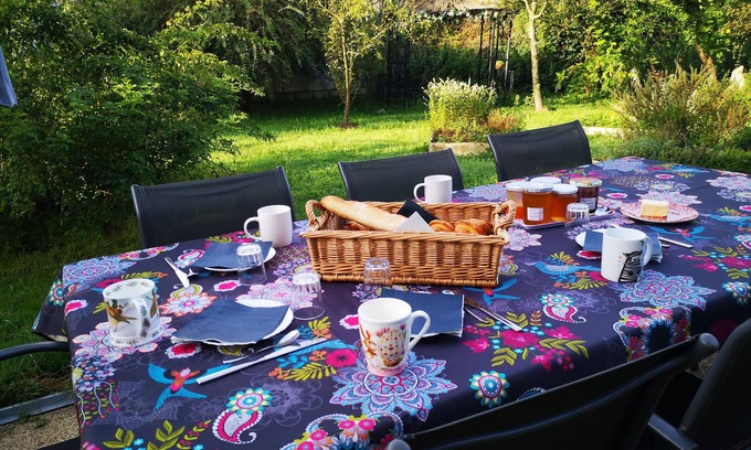 Baignes Bed & Breakfast | 3 Chambres table d'hôtes in the countryside le nid qui danse near Vesoul 8 to 11 pers.
