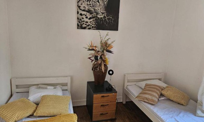 La Courneuve Hostel | 30 m² Hostel ∙ 2 guests