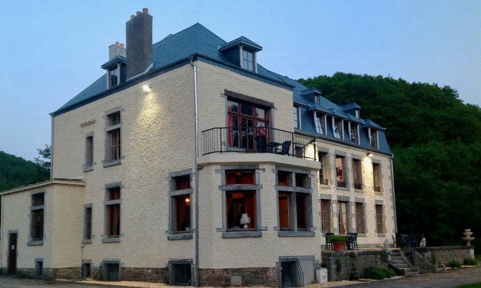 Vireux-Wallerand Other | 300 m² Castle ∙ 8 bedrooms ∙ 20 guests