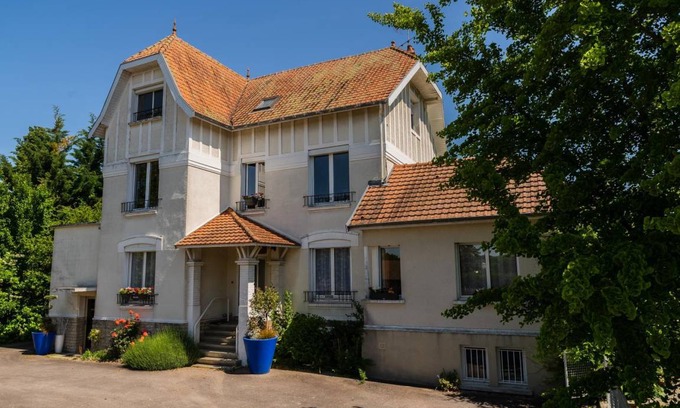 Lusigny-sur-Barse House | 300 m² Chambre d'Hôtes ∙ 1 bedroom ∙ 2 guests