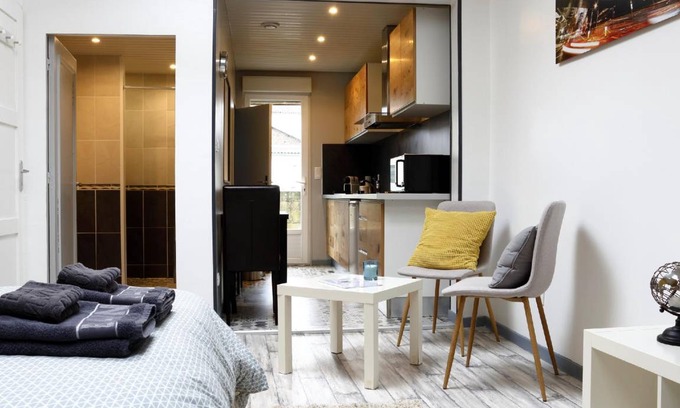 Saint-Quentin Apartment | 31 m² Apartment ∙ 2 guests