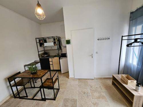 Auxerre Apartment | 35 m² Apartment ∙ 2 bedrooms ∙ 5 guests