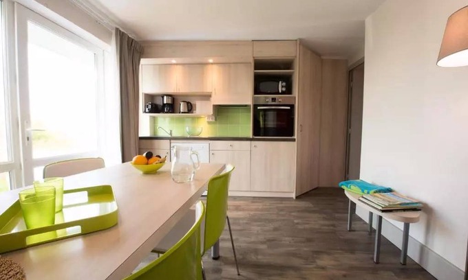 Bleriot-Plage Apartment | 35 m² Apartment ∙ 2 bedrooms ∙ 5 guests
