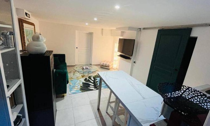 Tremblay-en-France Apartment | 41 m² Apartment ∙ 1 bedroom ∙ 3 guests