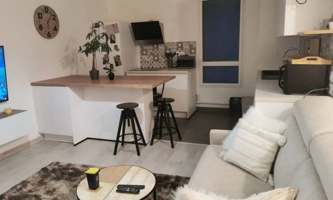 Viroflay Apartment | 45 m² Apartment ∙ 1 bedroom ∙ 4 guests