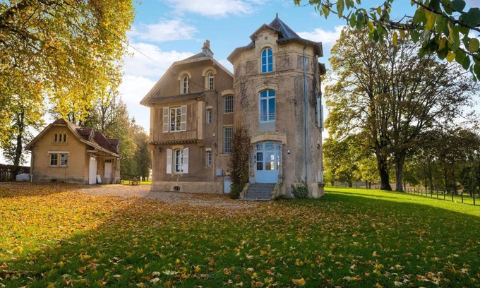 Pouru-Saint-Remy Villa | 450 m² Villa ∙ 7 bedrooms ∙ 20 guests