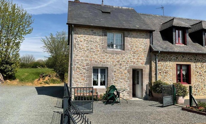 Gratot House | 50 m² Gîte ∙ 2 bedrooms ∙ 4 guests