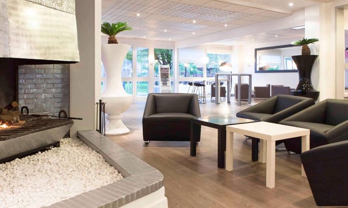 Ury Hotel | 50 m² Hotel ∙ 127 guests