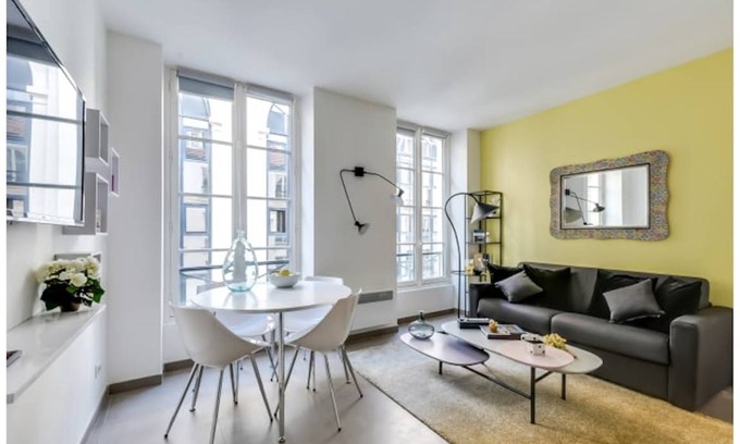 Quartier de la Porte-Saint-Denis Apartment | 55 m² Apartment ∙ 2 bedrooms ∙ 4 guests