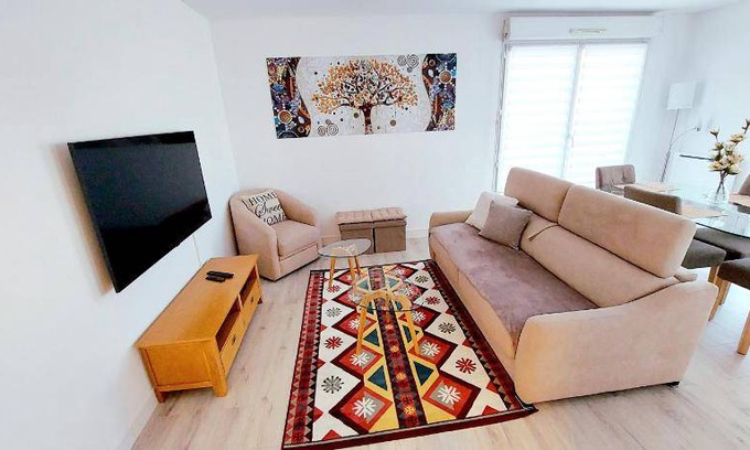 Cergy-Pontoise Apartment | 60 m² Apartment ∙ 2 bedrooms ∙ 6 guests