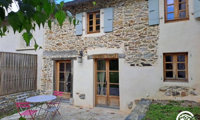 Montredon-Labessonnie House | 60 m² Gîte ∙ 1 bedroom ∙ 2 guests