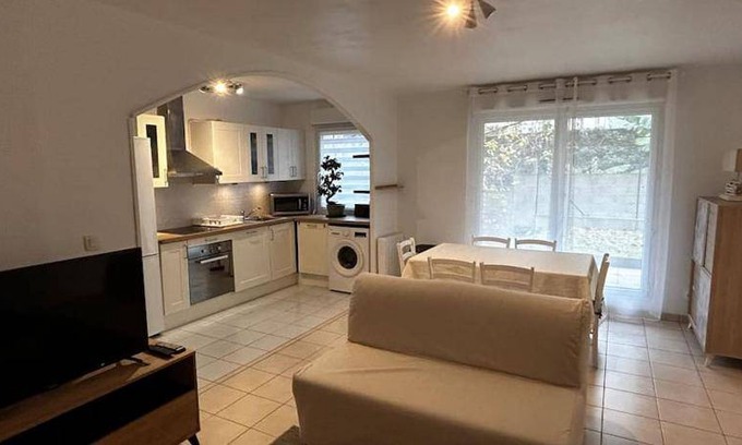 Creil Apartment | 65 m² Apartment ∙ 2 bedrooms ∙ 8 guests