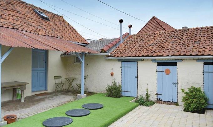 Grigny House | 70 m² House ∙ 2 bedrooms ∙ 4 guests