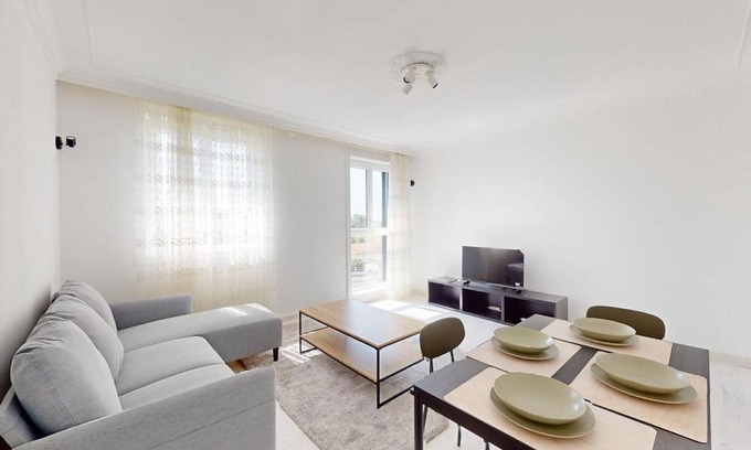 Saint-Jean-de-la-Ruelle Resort | 71 m² Private room ∙ 1 bedroom ∙ 1 guest