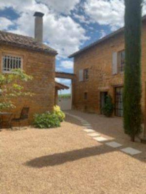 Jarnioux Bed & Breakfast | 80 m² Bed and breakfast ∙ 4 guests