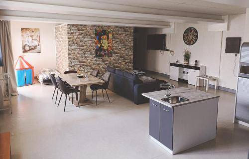 Charleville-Mezieres Apartment | 84 m² Apartment ∙ 2 bedrooms ∙ 3 guests