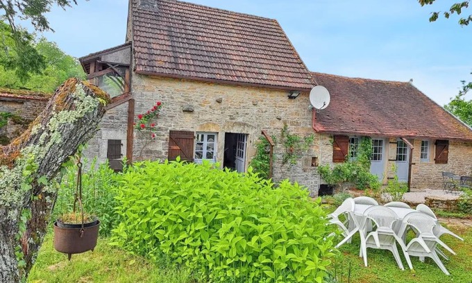 Eguilly House | 84 m² House ∙ 2 bedrooms ∙ 6 guests