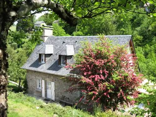 Gimel-les-Cascades House | 85 m² House ∙ 2 bedrooms ∙ 4 guests