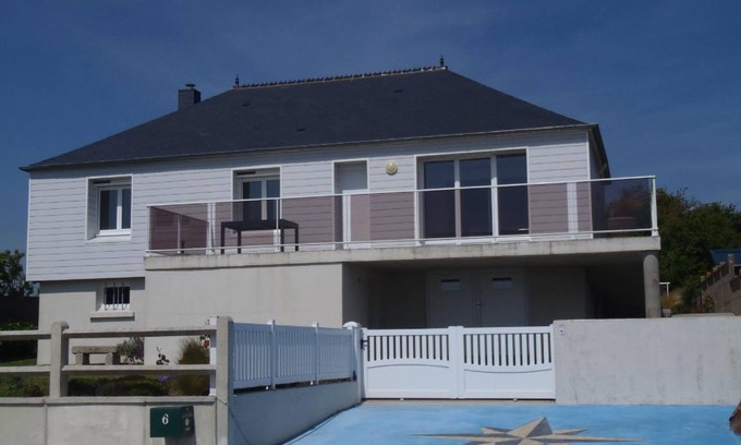 Portbail House | 85 m² House ∙ 3 bedrooms ∙ 5 guests