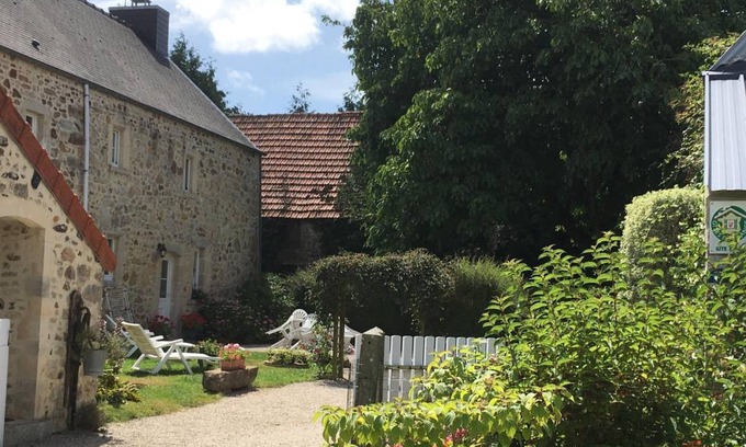 Rocheville House | 86 m² Gîte ∙ 2 bedrooms ∙ 4 guests