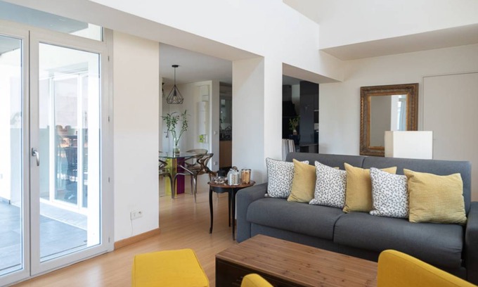 Pantin Apartment | 93 m² Apartment ∙ 3 bedrooms ∙ 8 guests