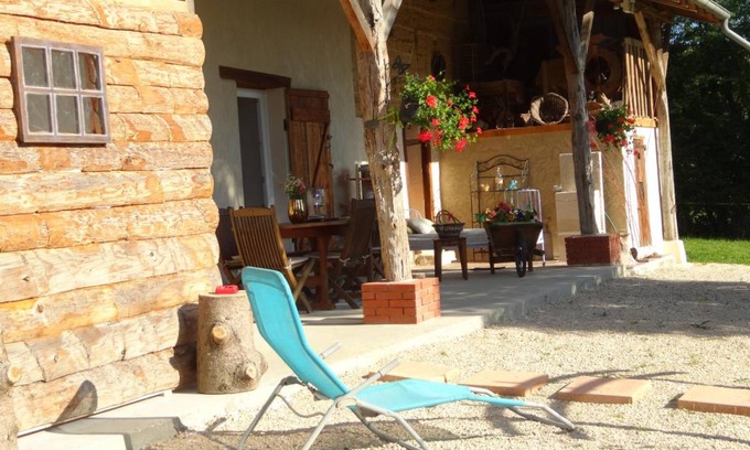 Marboz House | 95 m² Gîte ∙ 3 bedrooms ∙ 6 guests