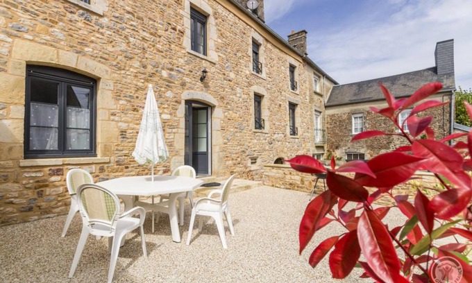 Pretot-Sainte-Suzanne House | 98 m² Gîte ∙ 3 bedrooms ∙ 6 guests