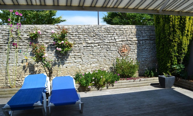 Saint-Martin-de-Re House | Apartment Type 3 Maisonette closed court rooms near the sea and harbor - garage