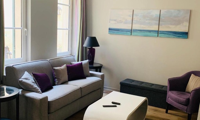 Notre-Dame Apartment | Appartement Versailles quartier Notre Dame au pied du Chateau avec Parking