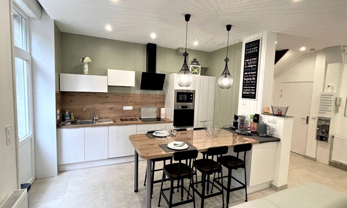Ville Haute Apartment | At the Family Shelter of the Basilica