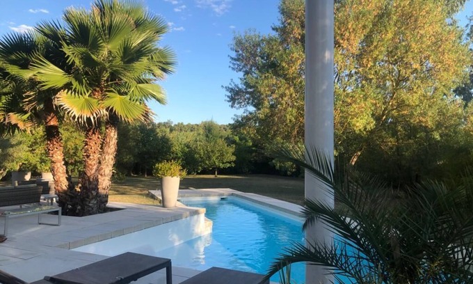 Montferrier-sur-Lez Villa | Beautiful architect-designed house in a quiet green setting