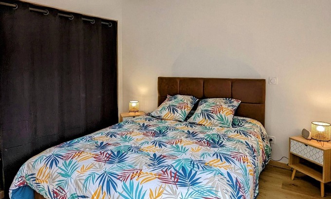Vesoul Cottage | Beautiful renovated apartment in Vesoul with parking and Wifi
