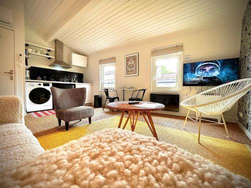 Bessines Apartment | Bel appartement, Oiseau 1