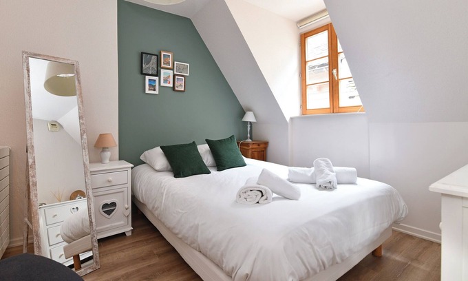 Colmar Centre Ville Apartment | Beraweka *, Apartment for 4 to 6 people in the historic center of Colmar - 2 bedrooms, bathroom
