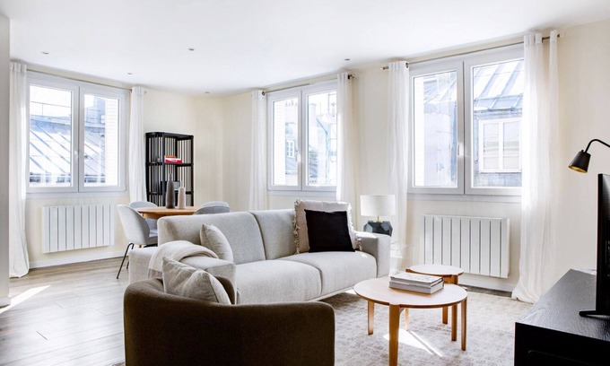 Vivienne Apartment | Blueground | Sentier, near Grand Boulevards