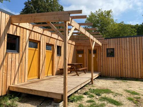 Angicourt Hostel | Camping la Faloise