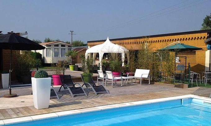 Hondschoote Ski Chalet | Chalet ∙ 1 bedroom ∙ 2 guests
