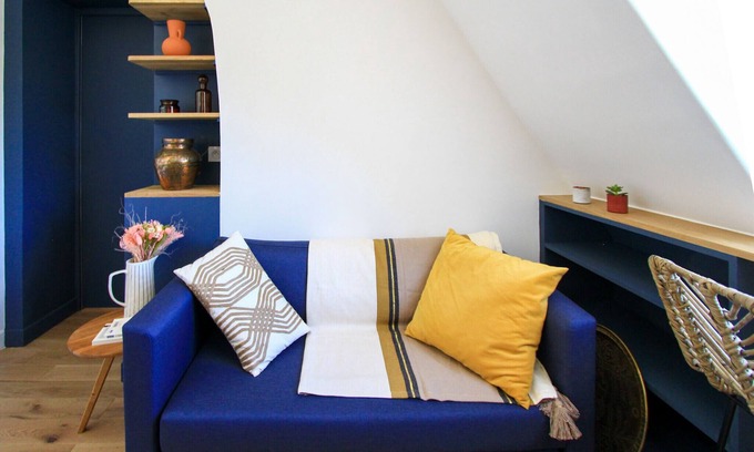 11th Arrondissement Apartment | Charming 2-Room 21m², Comfort, Sacré-Cœur View
