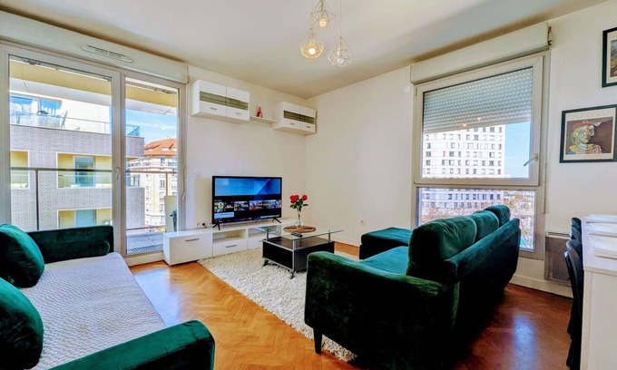 Asnieres-sur-Seine Apartment | Chic and comfortable apart with Parking and Terrace