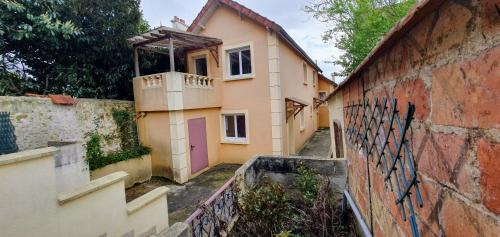 Brunoy Apartment | COQUELICOT - Spacieuse maison 172m2 - 4 chambres - Parking Privé & Wifi Gratuit